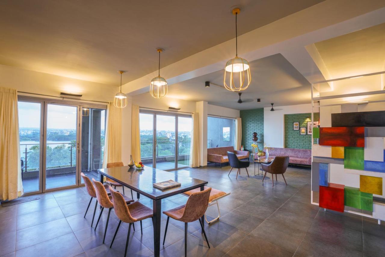 Grey Stone - Lakefront Penthouse Family Rooms Kolhápur Kültér fotó